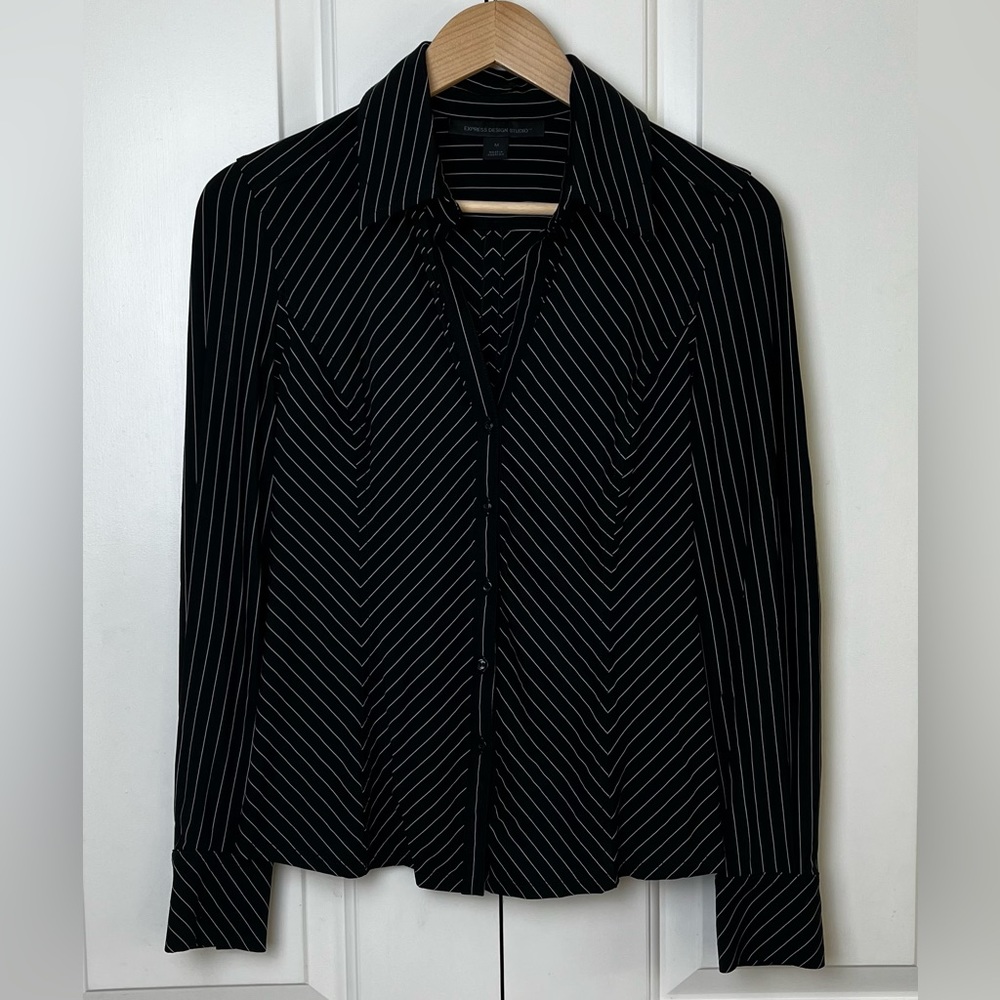Express Tops | Express Design Studio Black with White Pinstripe V-Neck, Medium